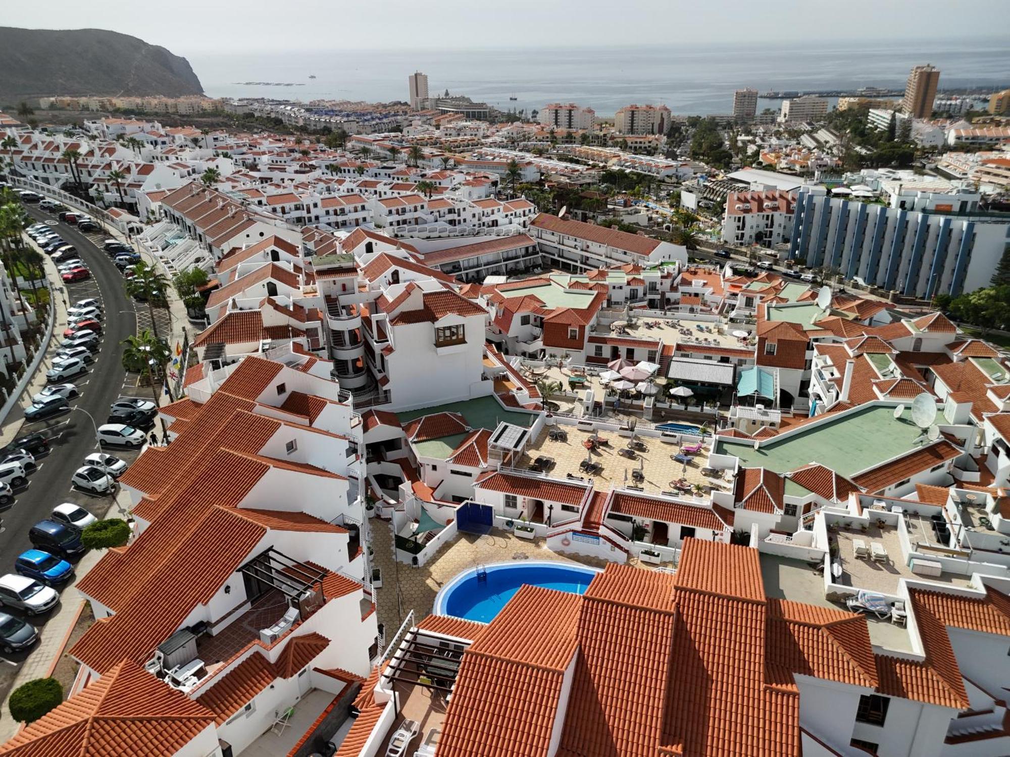 Modern Apartment, Heated Pool & 2 Terraces Los Cristianos  Esterno foto